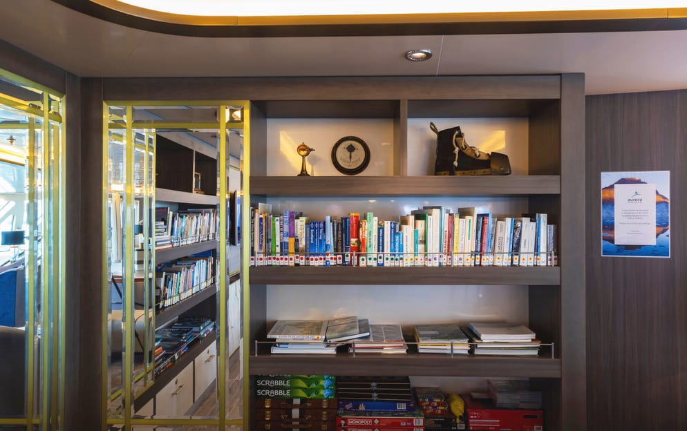 AE Expeditions, SYLVIA EARLE, The Library, Sylvia Earle, Richard I'Anson-3.jpg